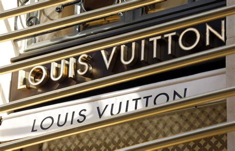 foto de louis vuitton|official Lv website.